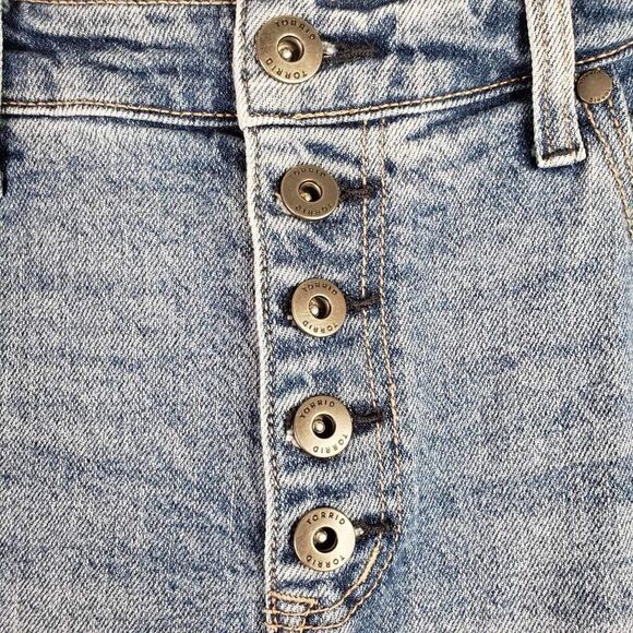 Torrid Jeans Women's Plus Size 18R Light Wash Denim High-Rise Straight Leg - Picture 4 of 11